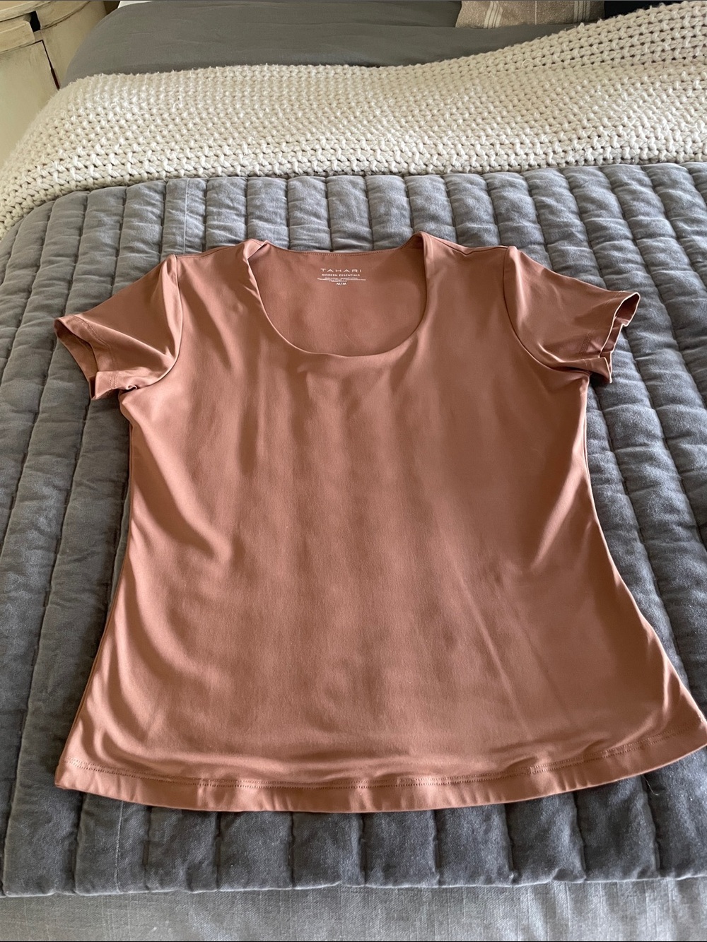 Tahari Short Sleeve Scoop Neck Top